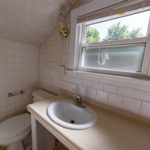 125 N Bedford St - Bathroom